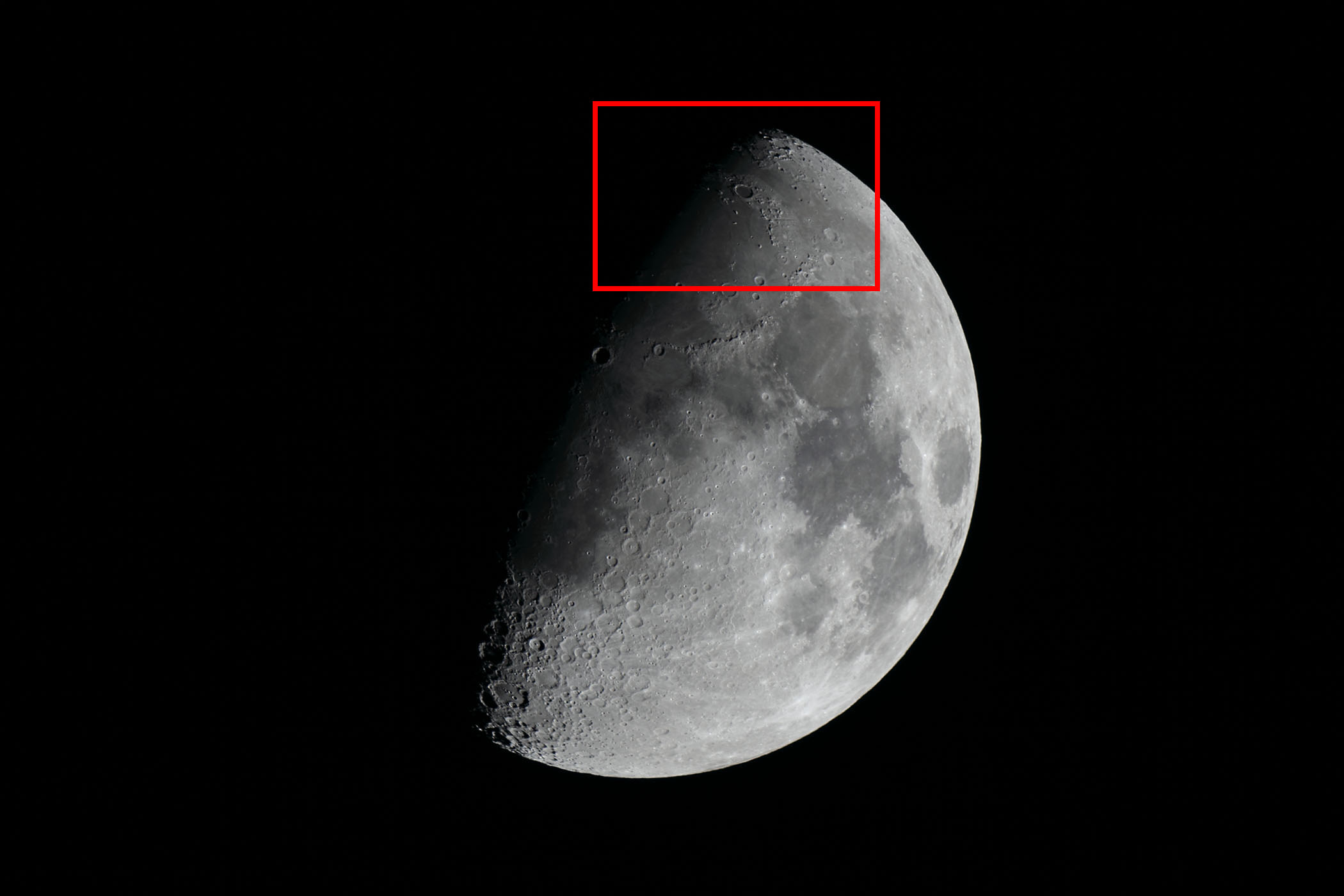 『月(月齢9.2)プラトン付近』(2025年11月29)