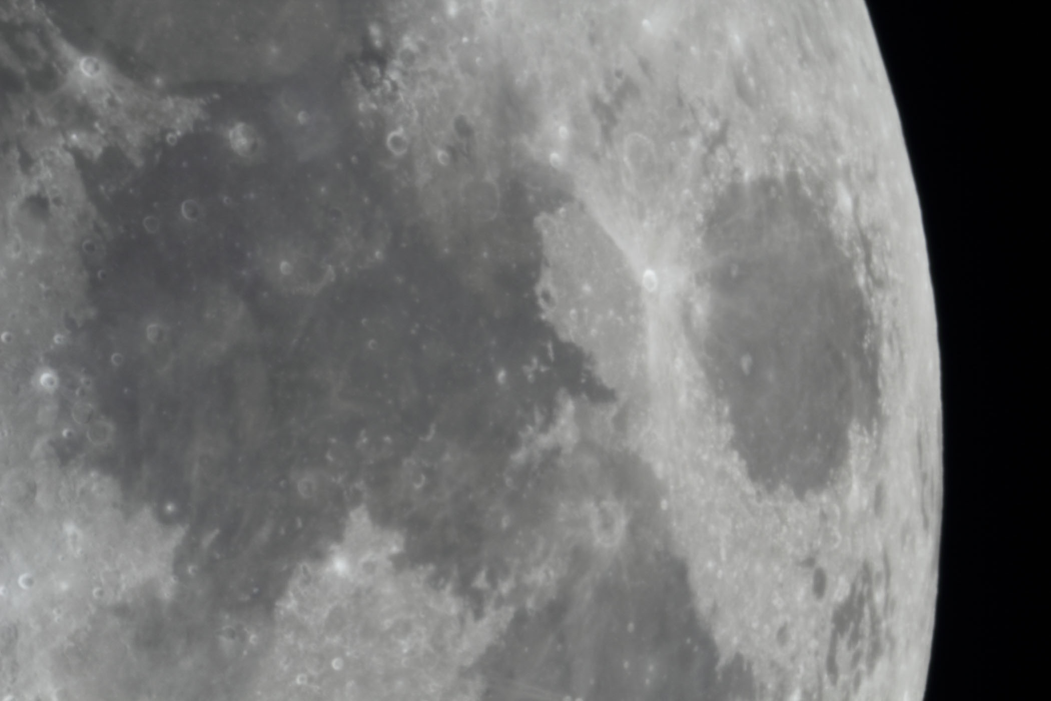 『月(月齢9.7)静かの海・危機の海付近』(2026年1月28日)