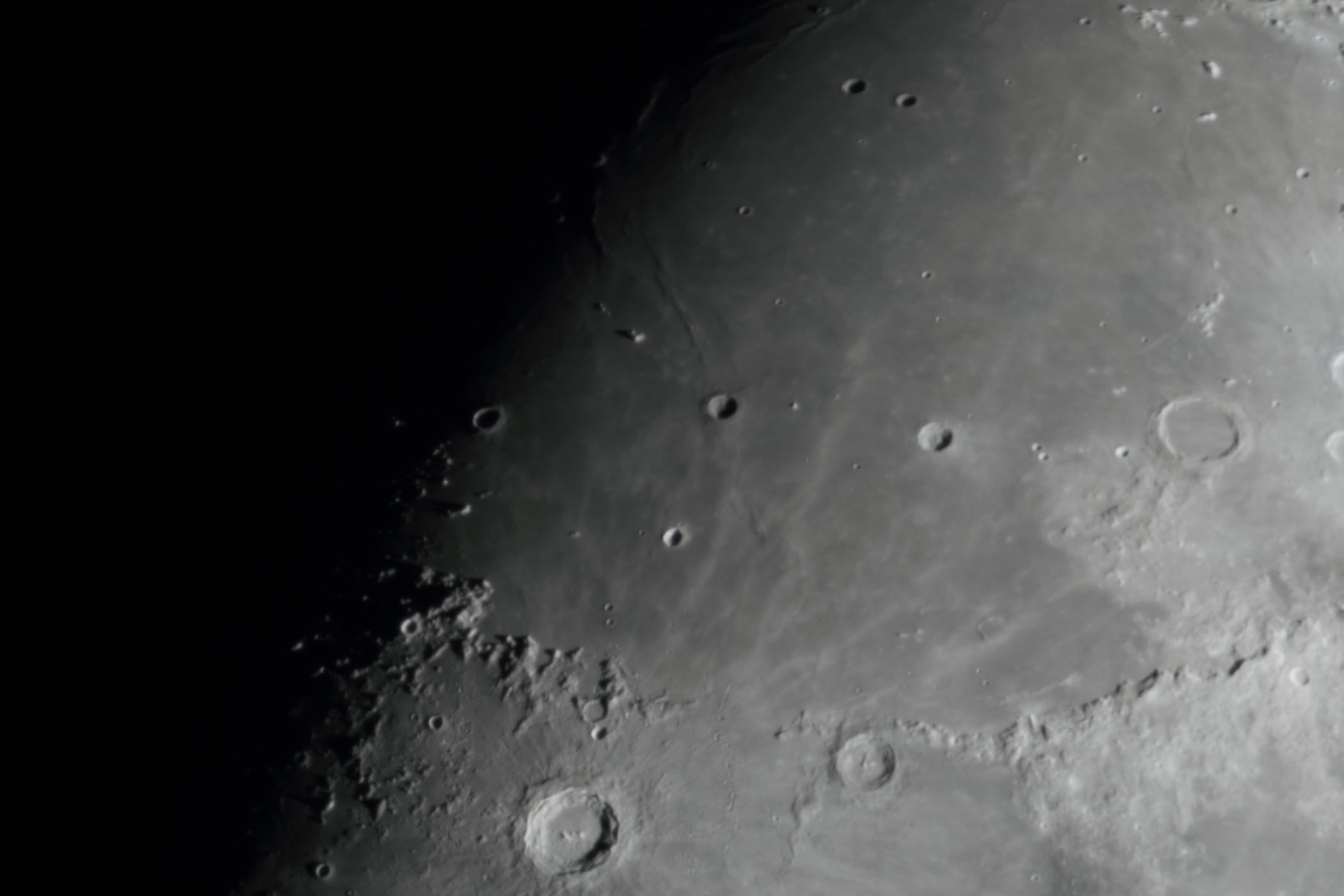 『月(月齢9.7)雨の海付近』(2026年1月28日)